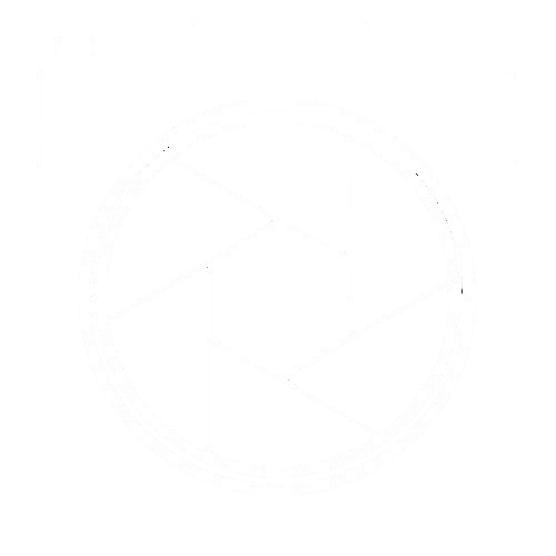 Ein schlichtes, rundes Logo mit einem stilisierten Kamerasymbol in der Mitte.